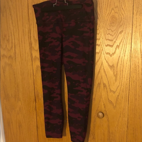 Torrid Black and Burgandy Camouflage Leggings Torrid Size 0 (Women's 12) - Picture 2 of 5